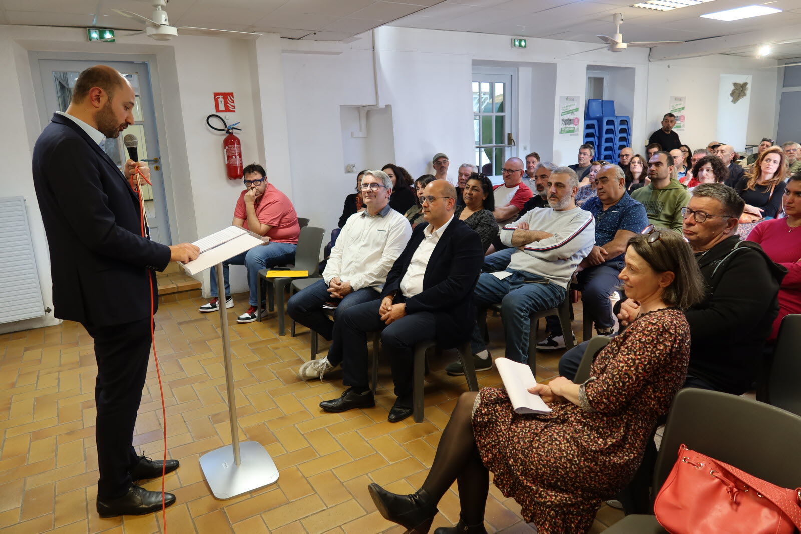 jules-boyadjian-a-officialise-sa-candidature-a-la-mjc-chateauvert-soutenu-par-renaud-ribes-(ps)-eric-bayet-(les-ecologistes)-karim-chkeri-(lfi)-et-nathalie-police-(ps)-photo-le-dl-f-l-1744014948 (1) jules-boyadjian-a-officialise-sa-candidature-a-la-mjc-chateauvert-soutenu-par-renaud-ribes-(ps)-eric-bayet-(les-ecologistes)-karim-chkeri-(lfi)-et-nathalie-police-(ps)-photo-le-dl-f-l-1744014948 (1)
